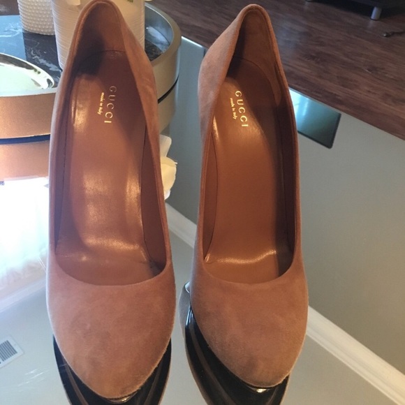 Gucci Shoes - Suede pumps